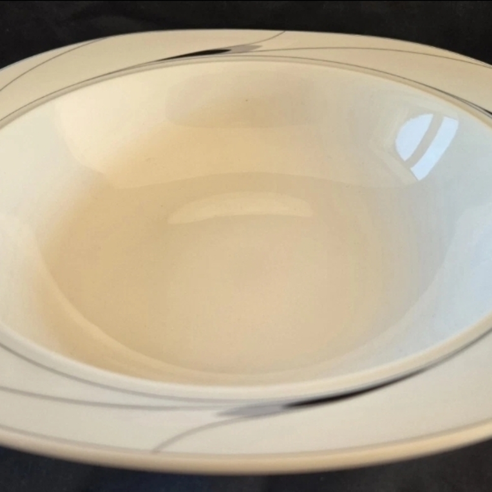 NWOT Caviar L5806 MIKASA Round Vegetable Bowl 2" Deep 9.75" Wide Piece Code RV9
